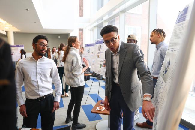 Biomedical engineering seniors present their capstones at a symposium at UK.