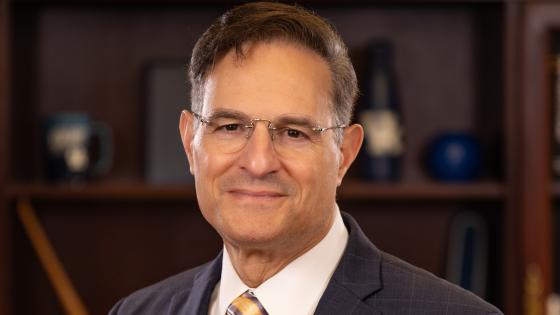 Headshot of Dr. Robert S. DiPaola